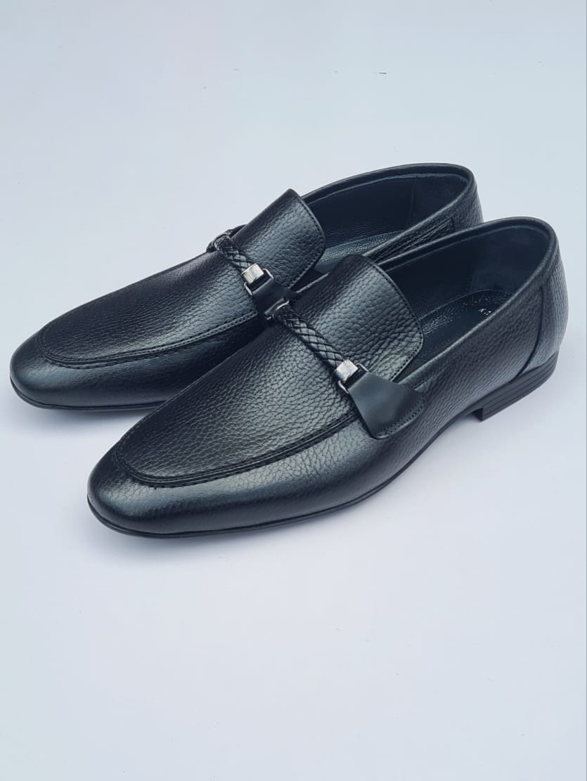 Black sleek mettem leather shoes